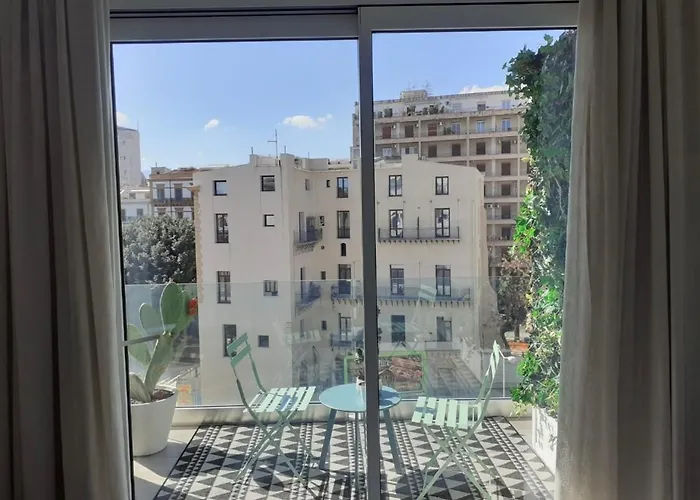 Seaview Apartments